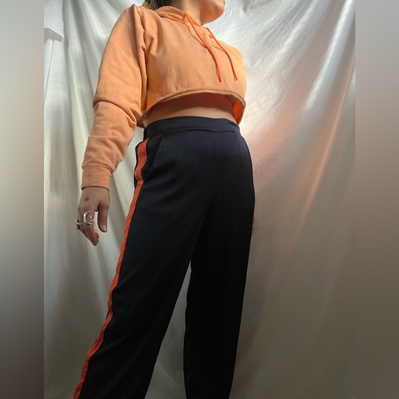 XS Adidas cropped sweatshirt in coral - Picture 4 of 5